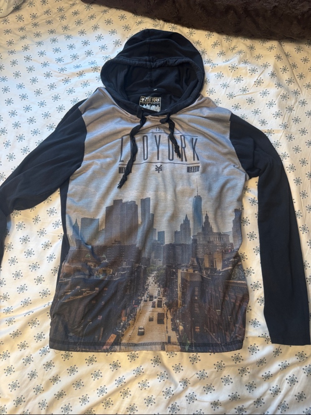Zoo York Men’s Graphic Long sleeve shirt NYC graphic